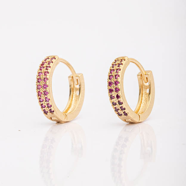 Argolinha com zirconia cravejada dourado M