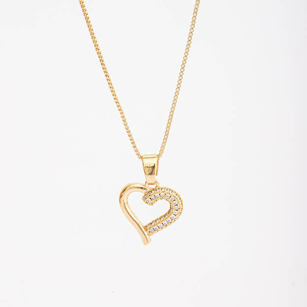 Colar coracao metade cravejado de zirconia