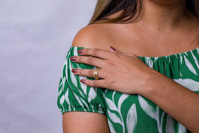 Anel Corrente Cravejado Zirconia Folheado