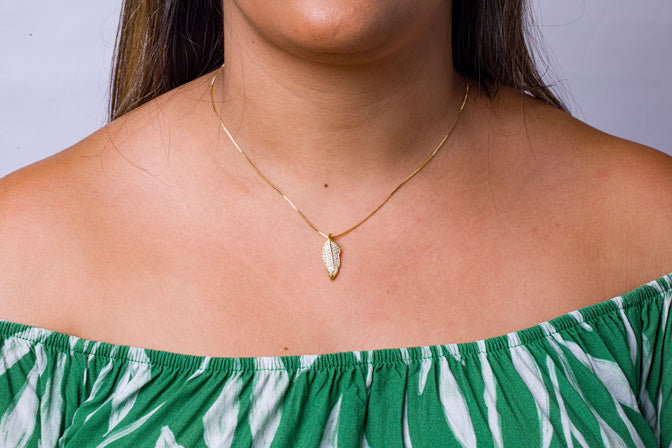 Colar Folha Cravejada de Zirconia Folheada