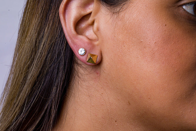 Brincos Duplo Piramide e Ponto de Luz Folheados