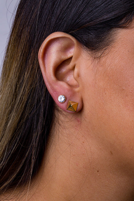 Brincos Duplo Piramide e Ponto de Luz Folheados