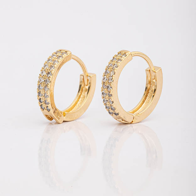 Argolinha com zirconia cravejada dourado M