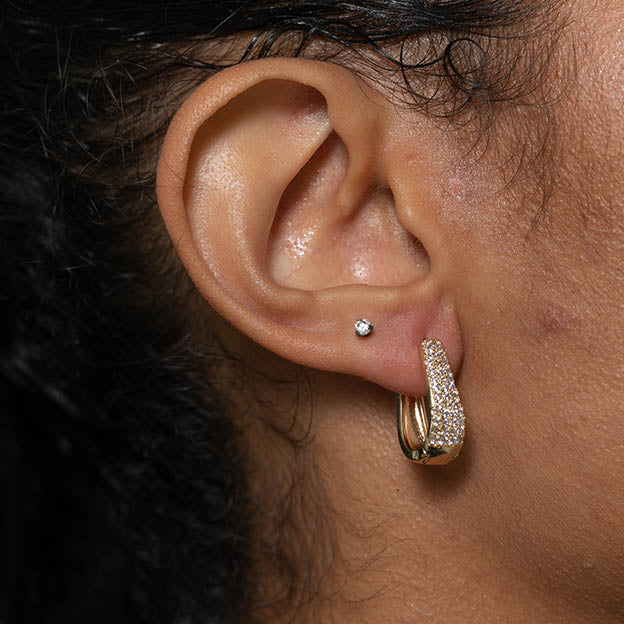 Argola Cravejada de Zirconia Dourado P