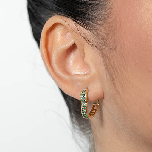 Argola formato coracao cravejado em zirconia G