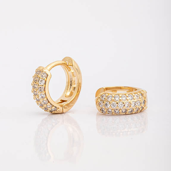 Argola Cravejada em Zirconia Dourado P