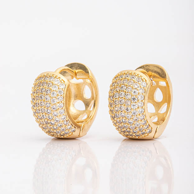 Argola Cravejada em Zirconia Cristal M