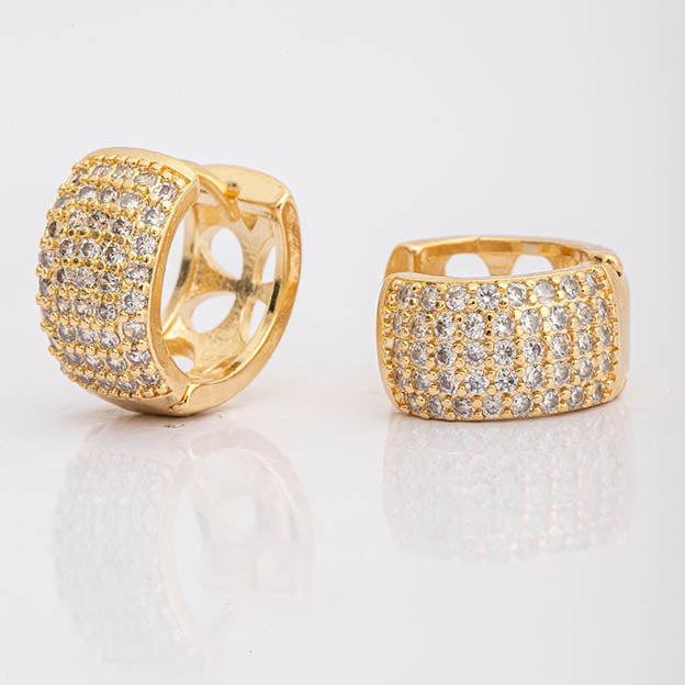 Argola Cravejada em Zirconia Cristal G