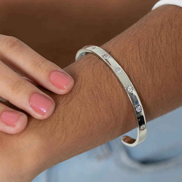 Bracelete Cravejado em Zirconia Prateado