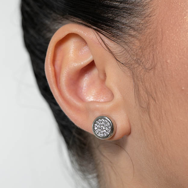 Brinco Redondo com Zirconia Prateado