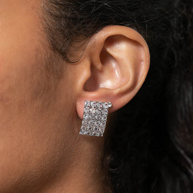 Brinco Cravejado de Zirconia Prateado